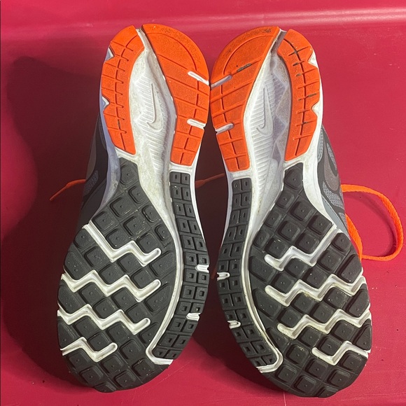 Nike orange and grey sneakers - Picture 6 of 7